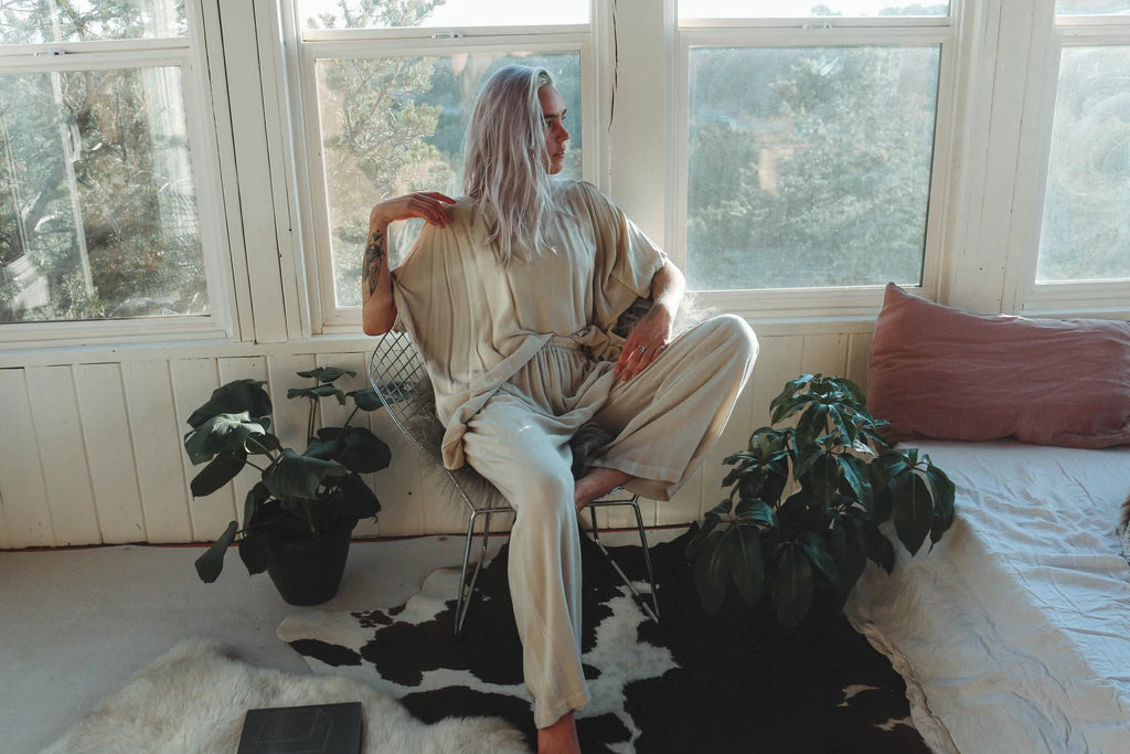 Peek A Boo Cold Shoulder x Drifter Flare Leg SET