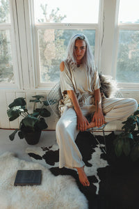 Peek A Boo Cold Shoulder x Drifter Flare Leg SET