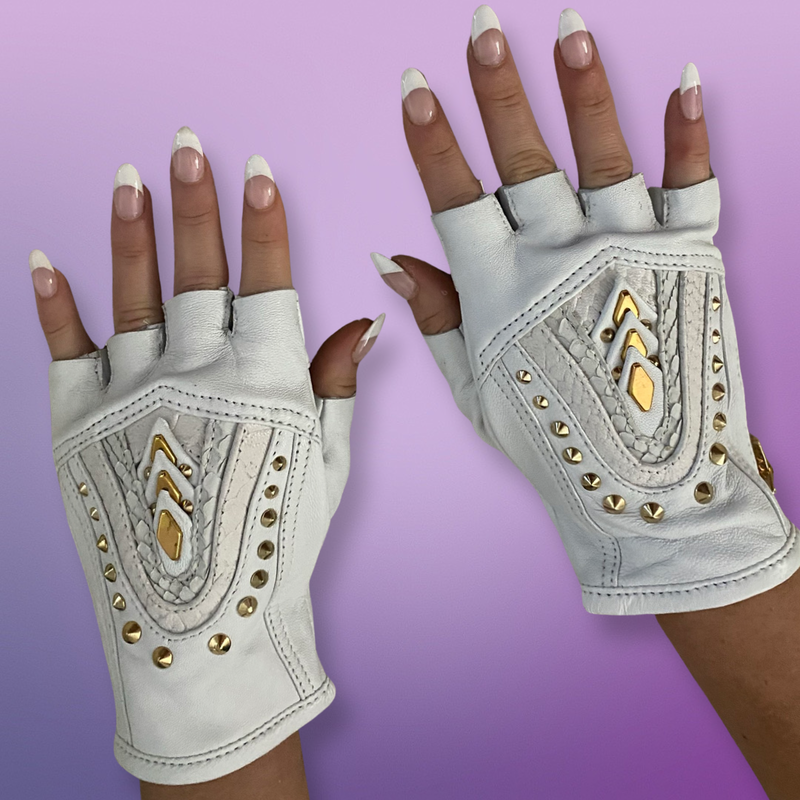 FINGERLESS SUPER STAR LEATHER GLOVES WHITE & GOLD – KnightBeauties FINGERLESS SUPER STAR LEATHER GLOVES WHITE & GOLD – KnightBeauties